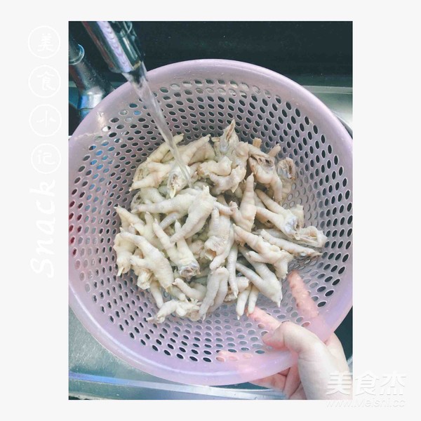 Pickled Chicken Feet (sour and Hot) recipe