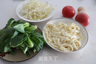 Stir-fried Noodles with Tomatoes and Eggs recipe