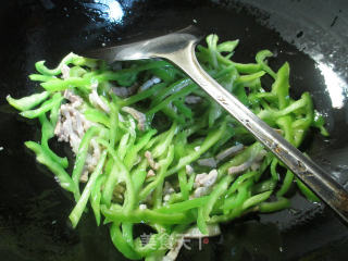 Fried Noodles with Shredded Pork and Pepper recipe