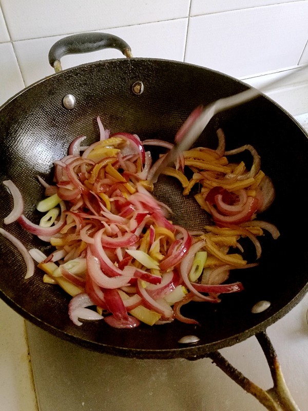 Stir-fried Tripe with Onions recipe