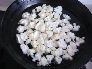 [heinz Tomato Sauce] Stir-fried Black Fungus Cauliflower with Tomato Sauce recipe