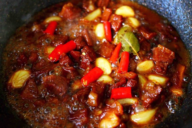 Braised Beef Stew with Garlic recipe