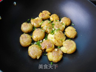 Pan-fried Black Pepper Potatoes recipe