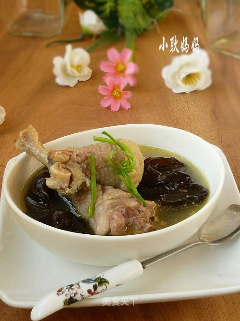 Black Fungus Stewed Chicken Soup recipe