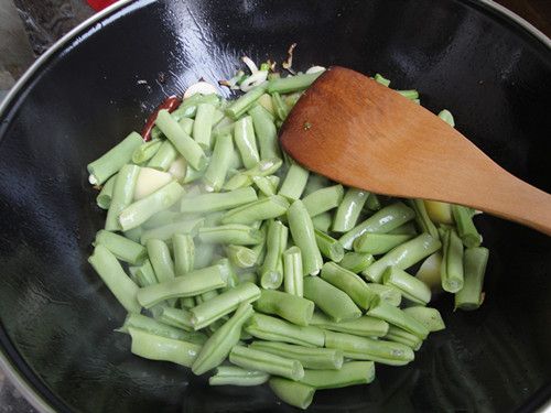 Braised Noodles with Homemade Beans recipe