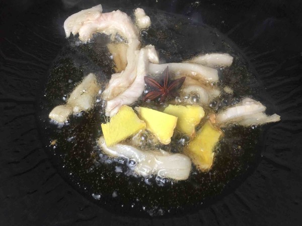 Stewed Yangtze White Fish Head recipe