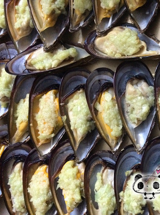 Roasted Mussels with Garlic recipe