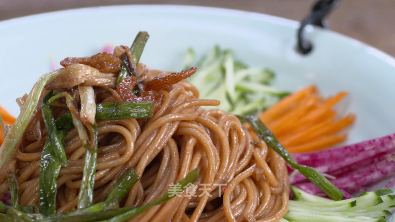 In The Summer Season, Use The Secret Sauce Made by Famous Chefs to Mix Noodles, Absolutely!