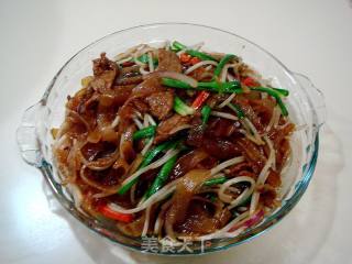 Home-made Delicious "dry Stir-fried Niuhe" recipe