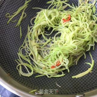 Fried Chayote with Shrimp Head recipe