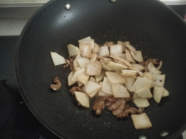 Fried Potatoes with Tofu recipe