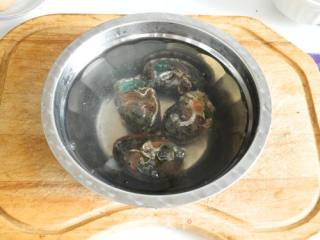 Fresh and Delicious-fresh Abalone in Bone Broth recipe