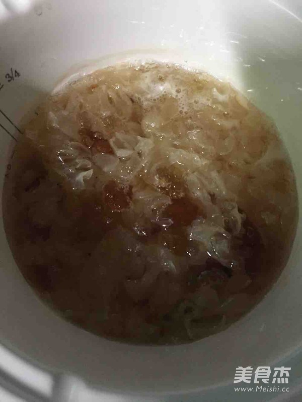 Peach Gum Soap Japonica Rice Tremella Red Date Soup recipe