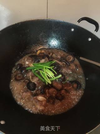 Braised Pork Ribs with Mushrooms recipe