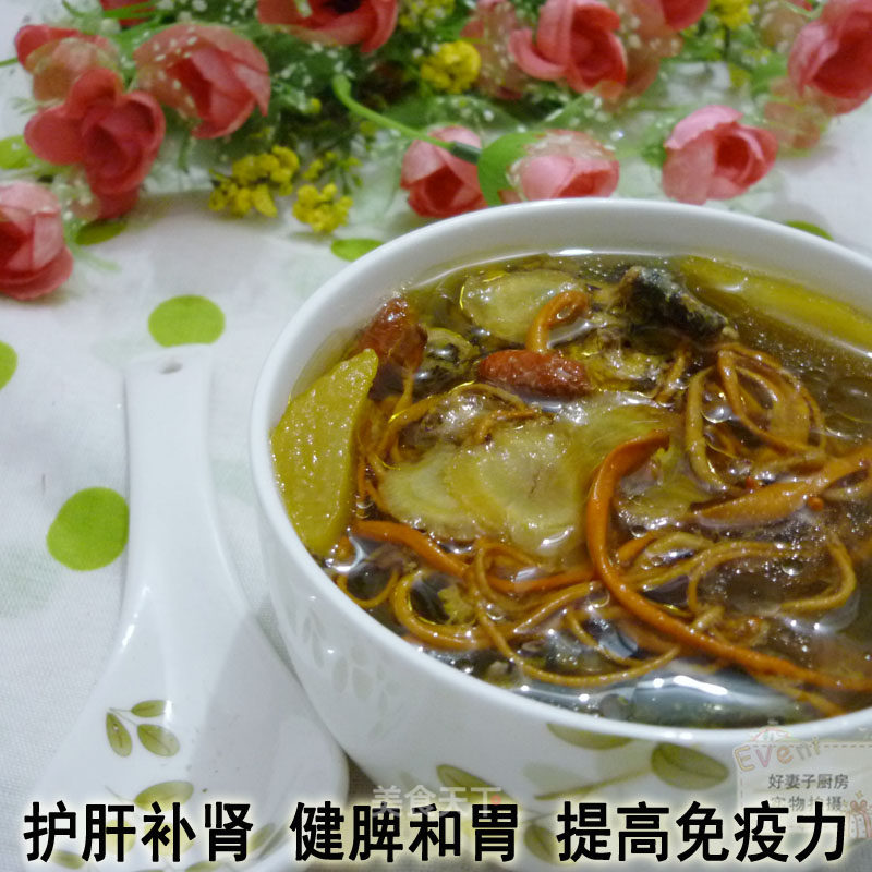 Pot Chicken with American Ginseng and Cordyceps Flower