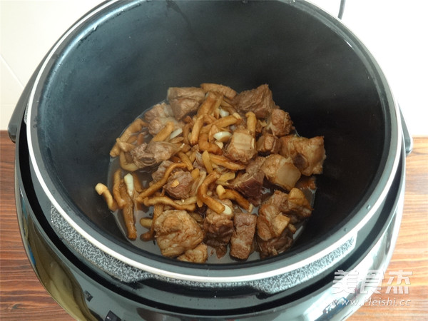 Braised Pork Ribs with Dried Radish recipe