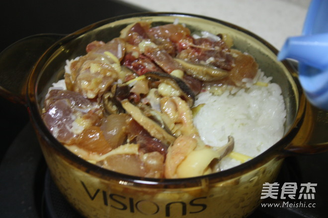 Mushroom Chicken Claypot Rice recipe