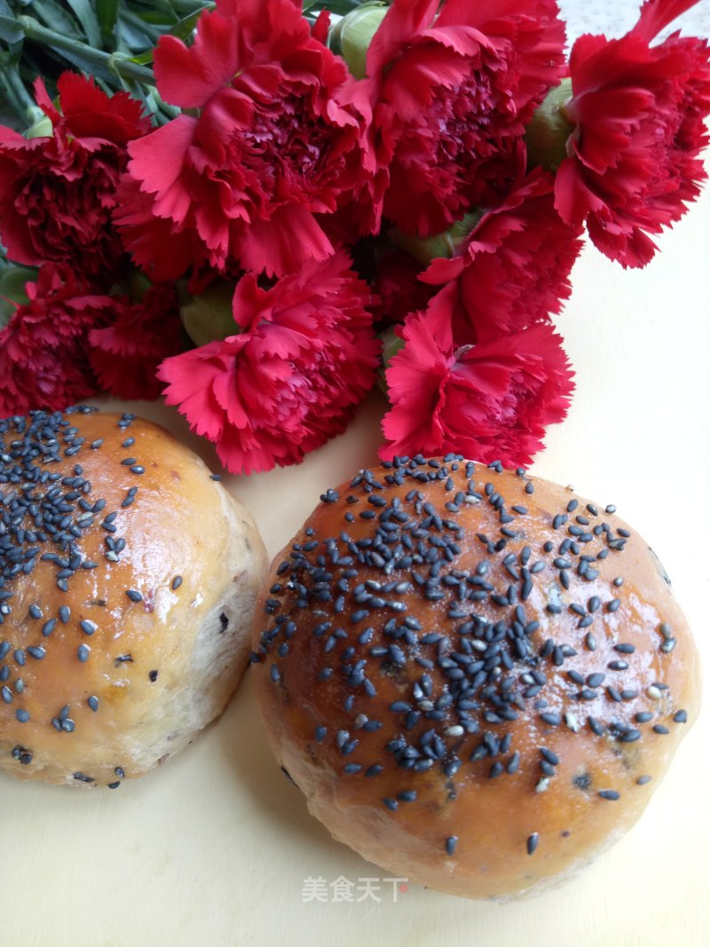 Black Sesame Meal Buns recipe