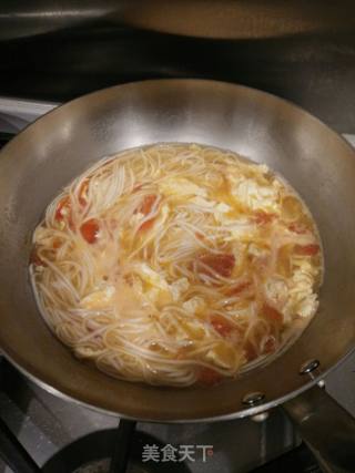 Eggs, Tomatoes, Boiled Noodles recipe
