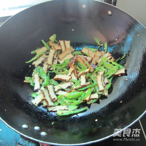 Green Pepper Marinated Dried Tofu recipe