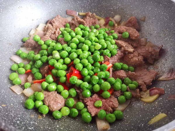 Fried Beef with Pea Kernels recipe