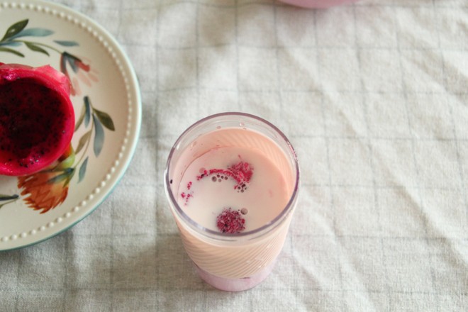 Apple Banana Dragon Fruit Milkshake for Reduced-fat Breakfast recipe