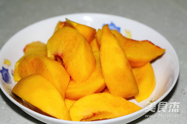 Homemade Canned Yellow Peaches recipe