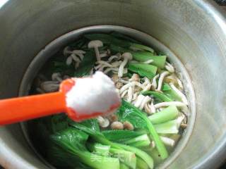 Crab Mushroom, Green Vegetable and Black Chicken Soup recipe