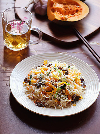Pumpkin Beef Stir-fried Rice Noodles recipe