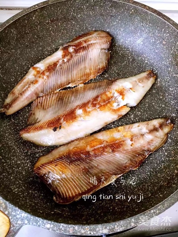 Simple and Delicious Fried Mackerel! recipe