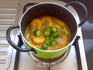 Curry Prawn Ink Noodle recipe