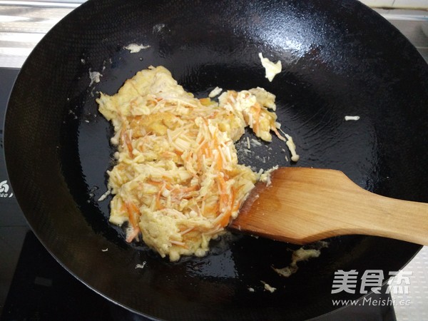 Fried Eggs with Enoki Mushroom recipe