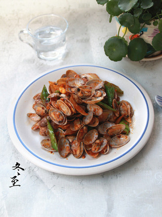 Stir-fried Clams with Korean Spicy Sauce recipe