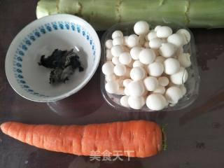 Stir-fried White Jade Mushroom with Lettuce recipe