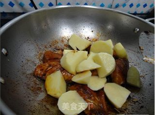 Braised Potato Chicken Wings recipe