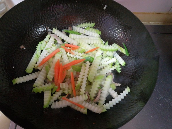 Fried Pork with Kohlrabi recipe