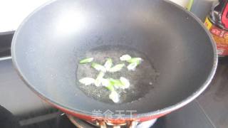 Stir-fried Cabbage with Frozen Tofu recipe