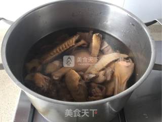 【stewed Muscovy Duck with Tea Tree Mushroom】 recipe