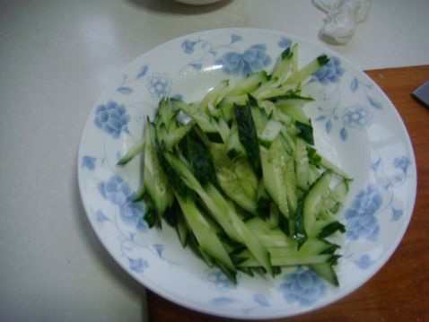 Cucumber with Noodles recipe