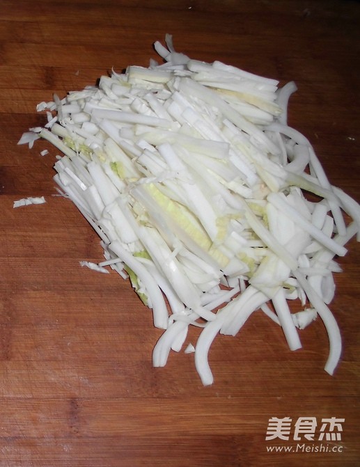 Stir-fried Cabbage with Black Bean Sprouts recipe