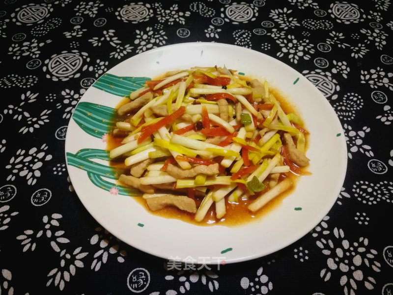 #团圆饭# Stir-fried Shredded Pork with Garlic recipe