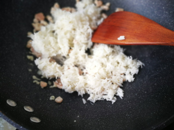 Fried Rice with Red Amaranth and Diced Pork recipe