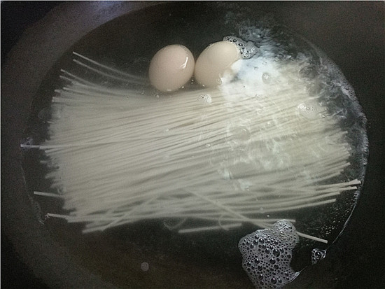 Egg and Mushroom Beef Ball Noodle Soup recipe