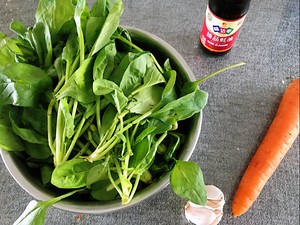 Stir-fried Spinach and Carrot Shreds recipe
