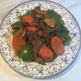 Stir-fried Beef with Bell Peppers and Carrots recipe