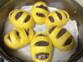 Pumpkin Honey Red Bean Buns recipe