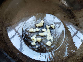 Stir-fried Spinach with Garlic recipe