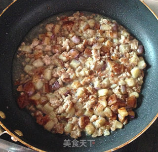 Noodles with Eggplant Meat Sauce recipe