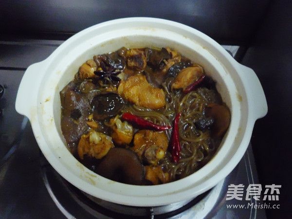 Stewed Chicken with Pine Mushroom recipe