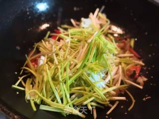 Stir-fried Chives with Green Peppers recipe